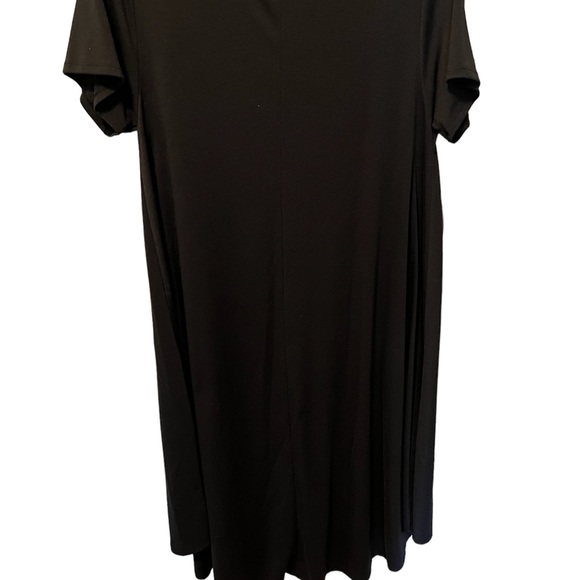 LulaRoe dress with breast pocket. Size M. Black. Never Worn! - Picture 2 of 3